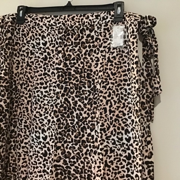 Skirt 20W Wrap Blush/Cream/Brown Leopard NWT - Picture 2 of 7